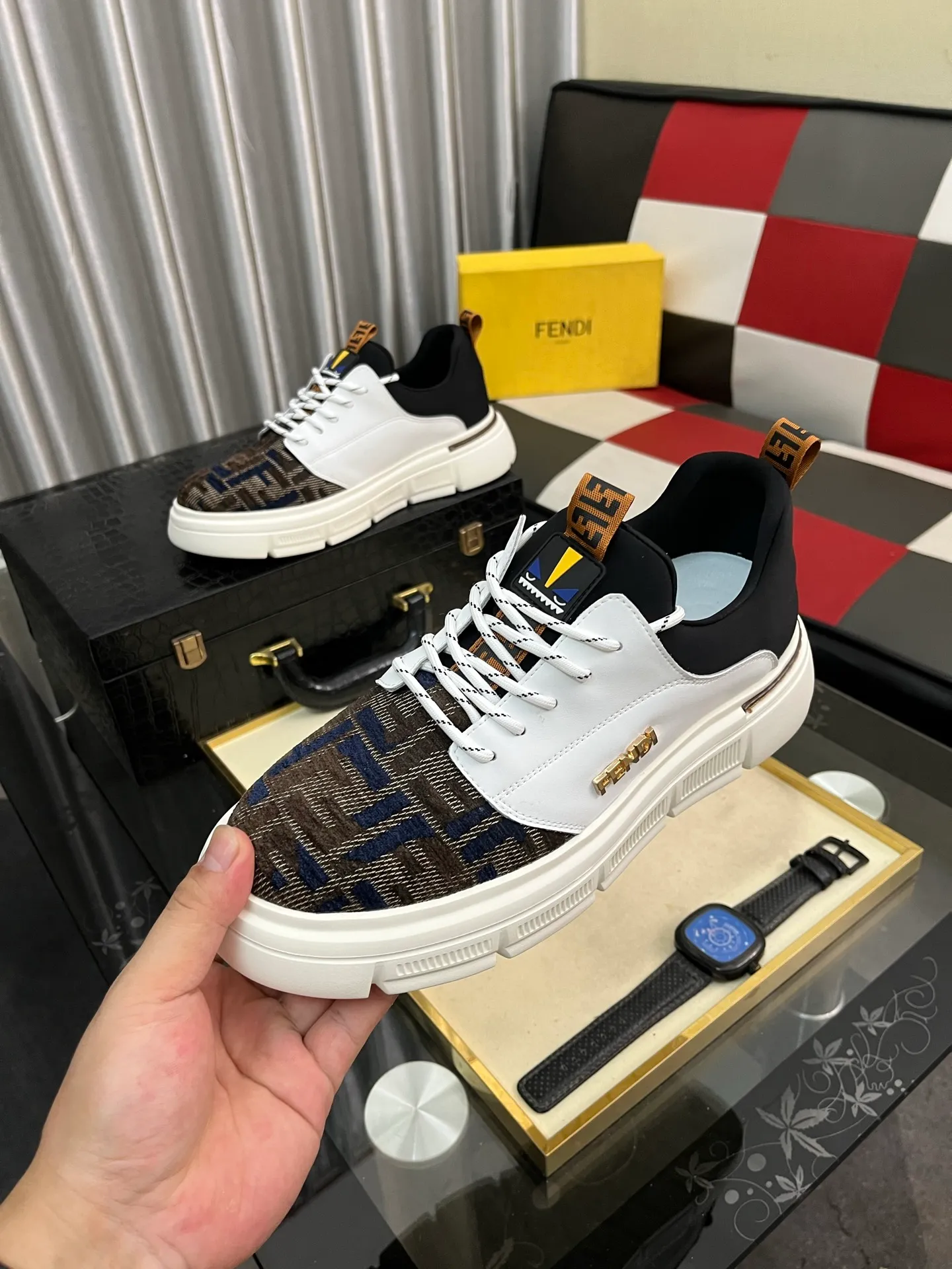 Men's Men's Shoes💰420⌚️⌚️[FENDI] Fendi's classic and comfortable men's, this complex sneaker is made of soft calfskin➕genuine leather lining➕original ultra-light rubber material with rough outsole. This unique light style is suitable for the casual and refined sensibility of this season. It is comfortable and natural on the feet. It is an everyday style for casual travel in autumn and winter! Code number: 38-442️⃣Colors available